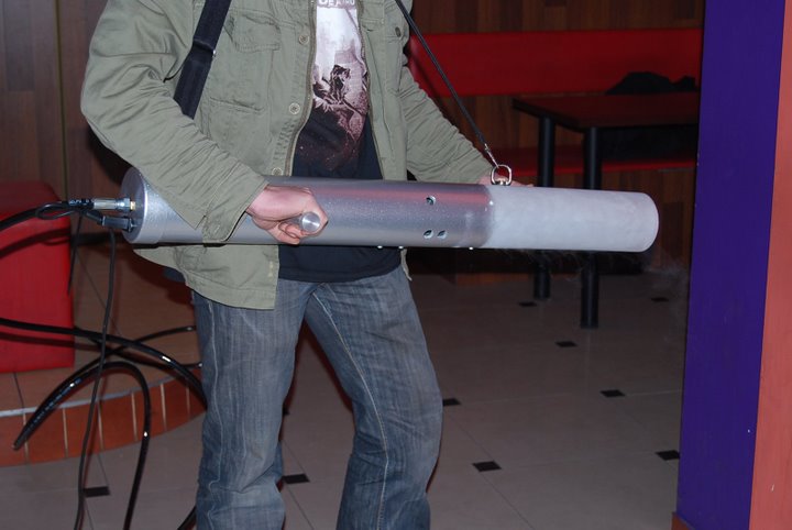 Co2 Bazooka across the Dance-floor,